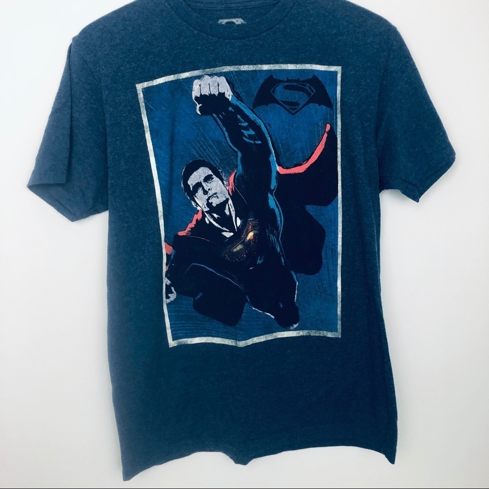 DC‎ comic blue superman graphic T-shirt siz…